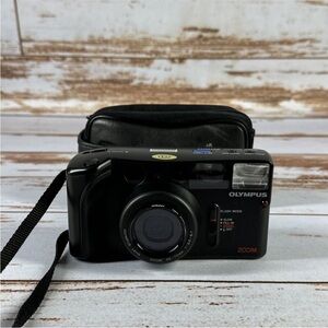 🚫SOLD🚫 Olympus Black Digital Camera with Case